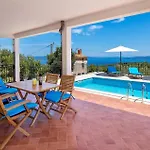 Holiday home Adriana Ravni *