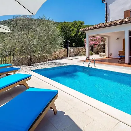 Holiday home Adriana Ravni