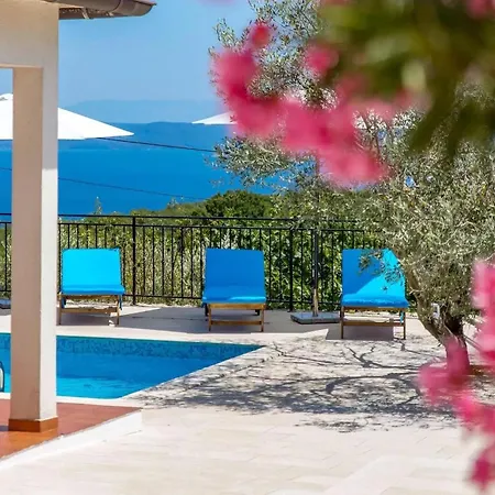 Holiday home Adriana Ravni *