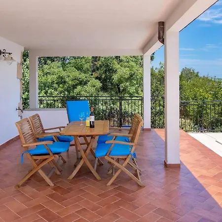 Adriana Ravni Holiday home Skvaranska