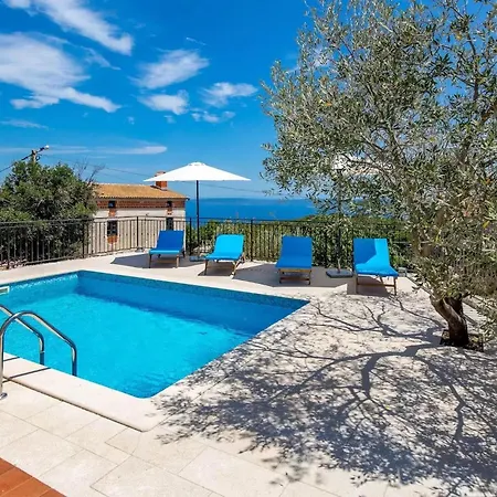 Holiday home Adriana Ravni Skvaranska