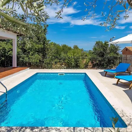 Adriana Ravni Holiday home Skvaranska