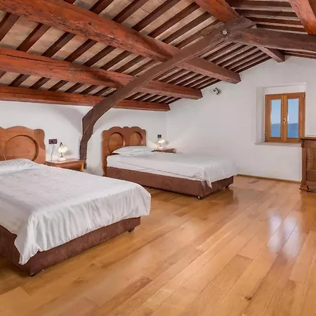Holiday home Adriana Ravni *
